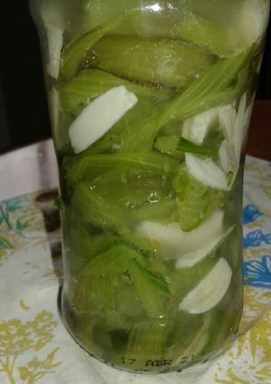 Una foto de Pencas de acelga en vinagre