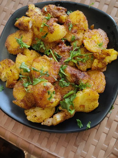 आलू टुक (Aloo tuk recipe in hindi) रेसिपी मुख्य फोटो