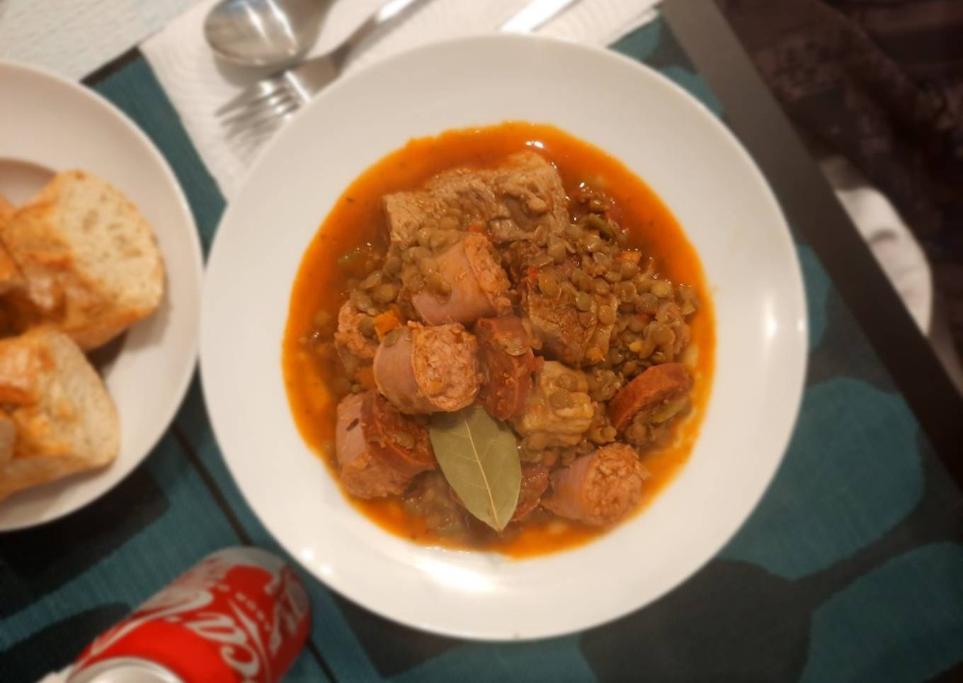 Guiso de lentejas con butifarra (estilo español)