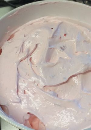 Una foto de Mousse de frutillas 😋