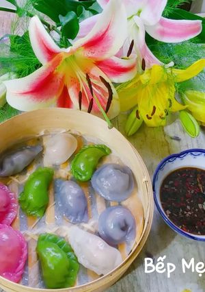 Hình của món Há cảo sắc màu.