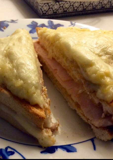Una foto de Sándwich croque-monsieur