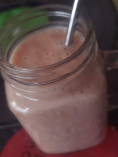 Una foto de Batido de frutilla y mango