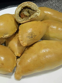 A picture of Naija style meatpie.