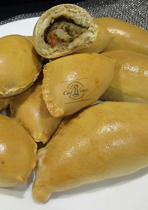 A picture of Naija style meatpie.