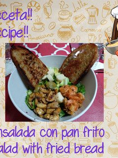 Una foto de Ensalada con pan frito
