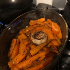 A picture of Honey glazed carrots.