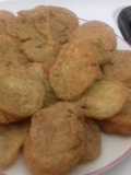 Tortitas de polvo de pescado seco y especias a lo barroco para cuaresma en sala de miel de maguey
