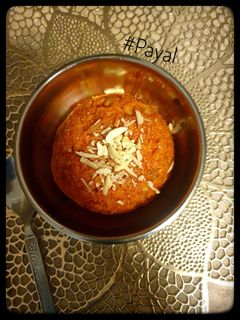 गाजर का हलवा (Gajar ka Halwa recipe in hindi) रेसिपी मुख्य फोटो