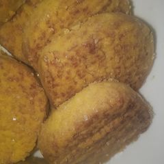 A picture of 3 ingredients cookies.