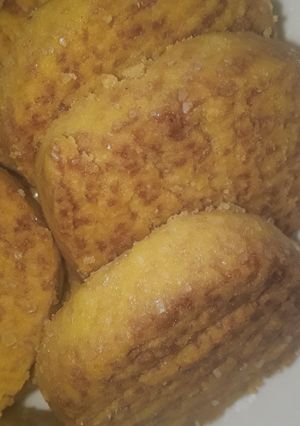 A picture of 3 ingredients cookies.