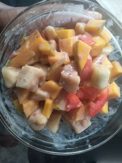 A picture of Golden Melon fruits salsa.