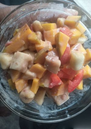 A picture of Golden Melon fruits salsa.