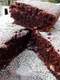 Torta soffice al cioccolato con albumi e nocciole