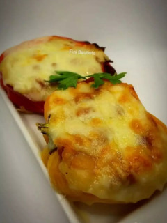 Una foto de Pimientos rellenos con bechamel de champiñones y setas