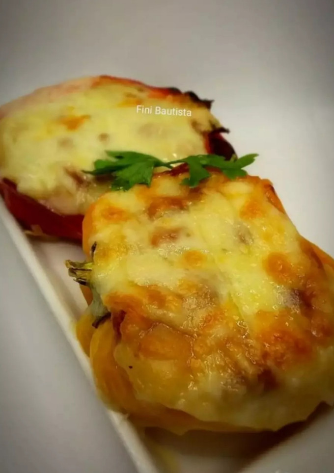 Una foto de Pimientos rellenos con bechamel de champiñones y setas