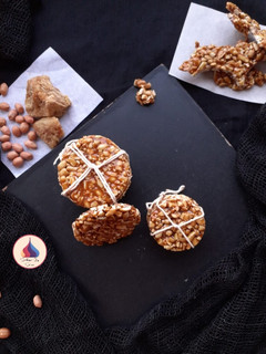 मूंगफली की चिक्की (peanut chikki recipe in Hindi) रेसिपी मुख्य फोटो
