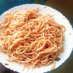 A picture of Fried spaghetti.