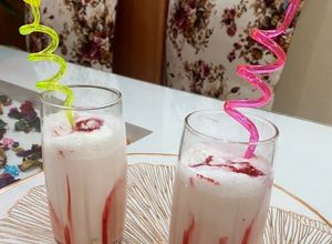 صورة لوصفة ميلك شيك فراولة 🍓