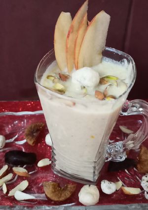 A picture of Makhana apple kheer.