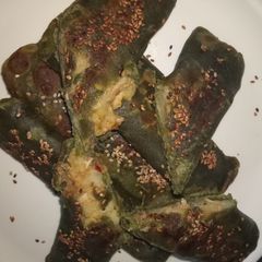 A picture of Spinach rolls.