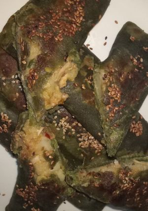 A picture of Spinach rolls.