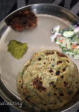 A picture of Fresh methi leaves chapati / roti.