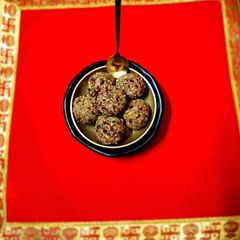 A picture of Sugar Free dryfruit ladoo.