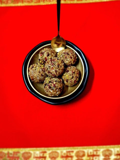 A picture of Sugar Free dryfruit ladoo.