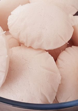 A picture of Idli.