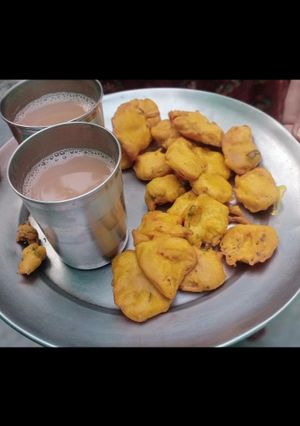 गरम गरम पकौड़ी (garam garam pakodi recipe in Hindi) रेसिपी मुख्य फोटो