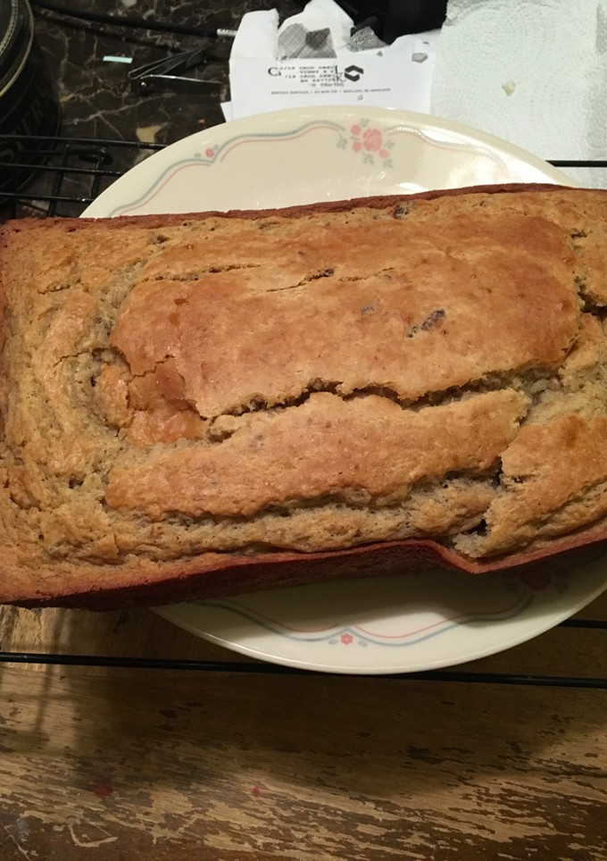 A picture of Banana nut bread.
