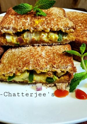 চিজি মাস্টার্ড স্যান্ডুইচ (Cheesy mustard sandwich recipe in Bengali) রেসিপির প্রধান ছবি