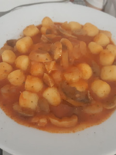 Una foto de Gnocchis con salsa mar e monti