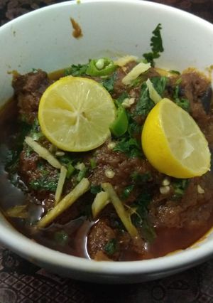 A picture of Beef masala salan.