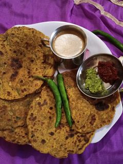 દૂધી ના થેપલા (dudhi Thepla Recipe In Gujarati) રેસીપી મુખ્ય ફોટો