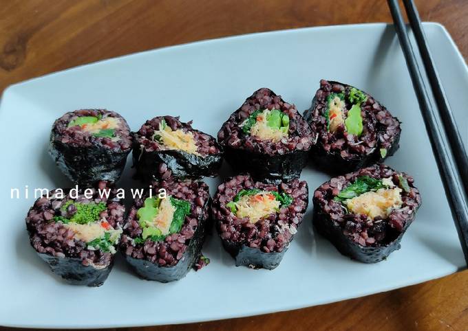 Cara Membuat Sushi Roll - Nasi Beras Hitam, Enak