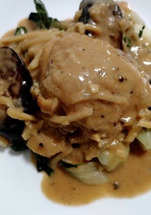 A picture of Chicken kare-kare.