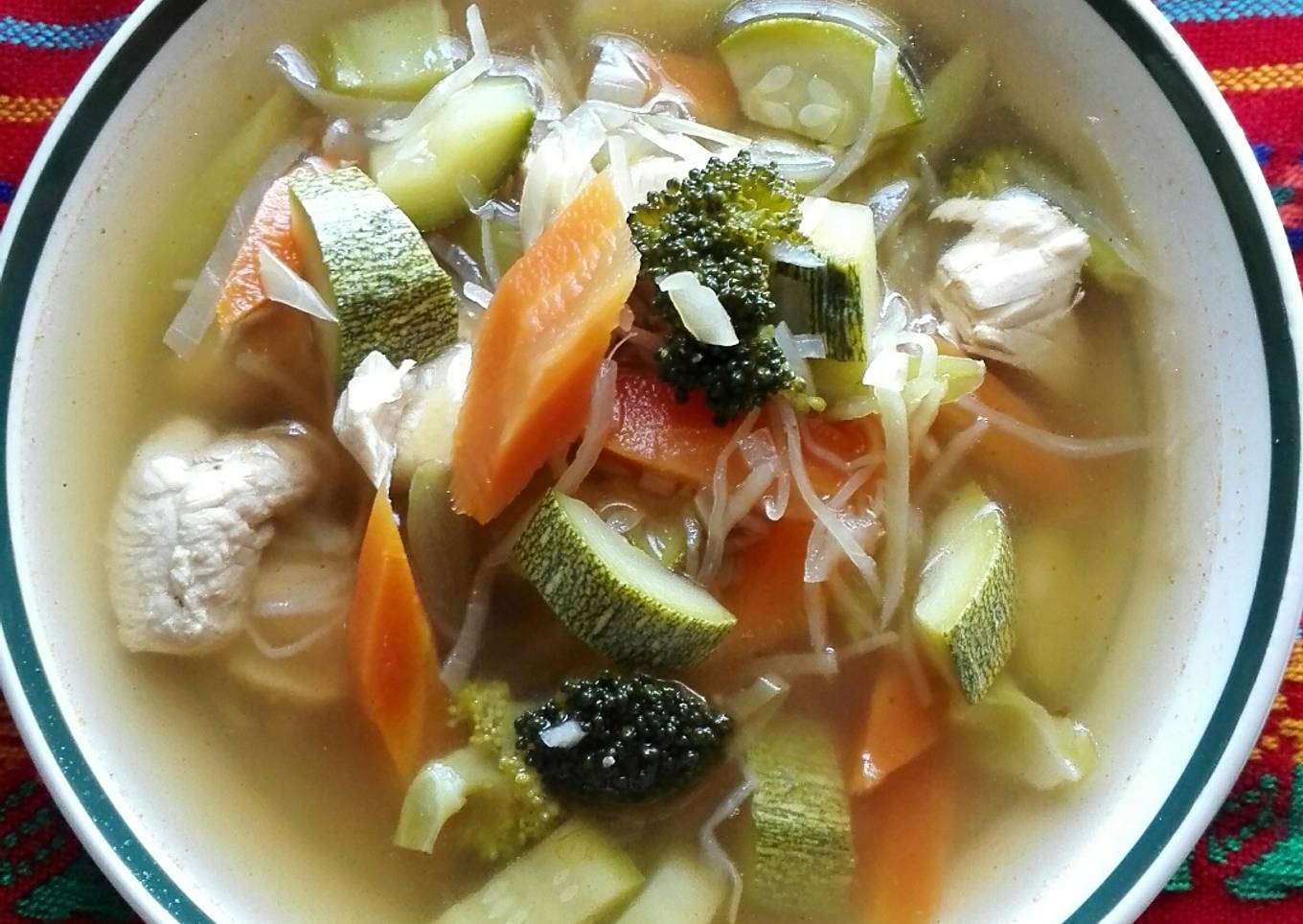 Caldo de pollo