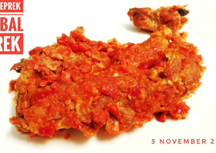 Resep Ayam Geprek Sambal Korek oleh Wattini Kitchen - Cookpad