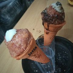 A picture of Gajar halwa dipped in hot chocolate.
