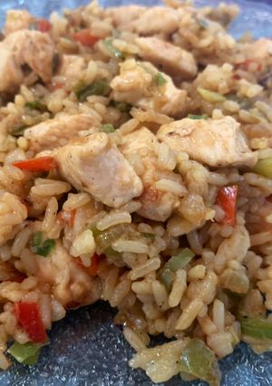 Una foto de Salpicadito de pollo con arroz