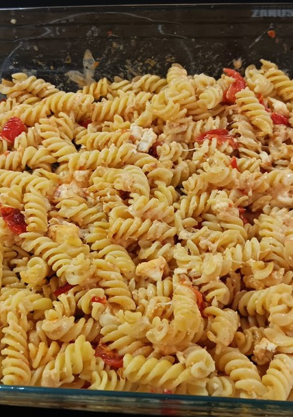 Una foto de Espirales con tomate y feta