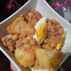 A picture of Potato, Tuna, Chickpea, Egg Salad 🇵🇹.