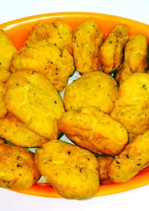 कसूरी मेथी और गेहूं की मठरी (Kasuri methi aur gehu ki mathri recipe in hindi) रेसिपी मुख्य फोटो