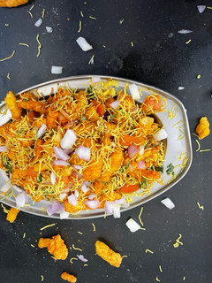 કુરકુરે ચાટ (Kurkure Chaat Recipe In Gujarati) રેસીપી મુખ્ય ફોટો