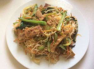 Hình của món Bún xào chay.