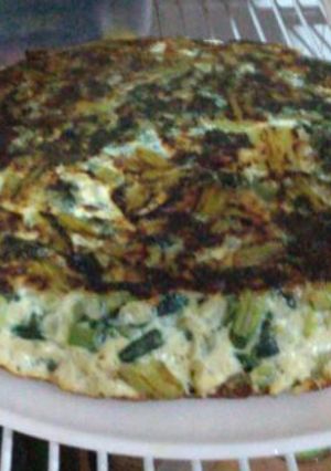 Una foto de Tortilla de acelga, queso y verduritas