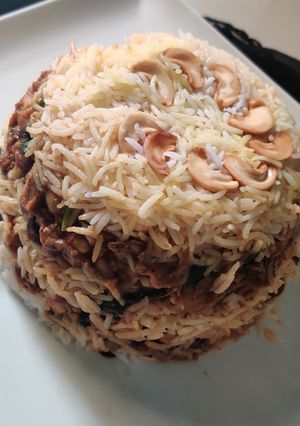 કઠોળ બિરયાની (Kathol Biryani Recipe In Gujarati) રેસીપી મુખ્ય ફોટો