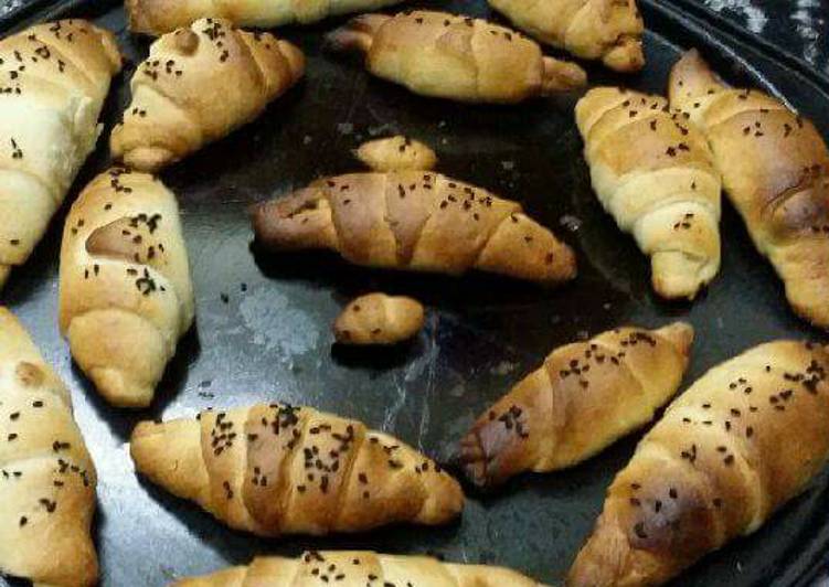 Easiest Way to Make Any-night-of-the-week Plain Flour Mini Chocolate Croissants